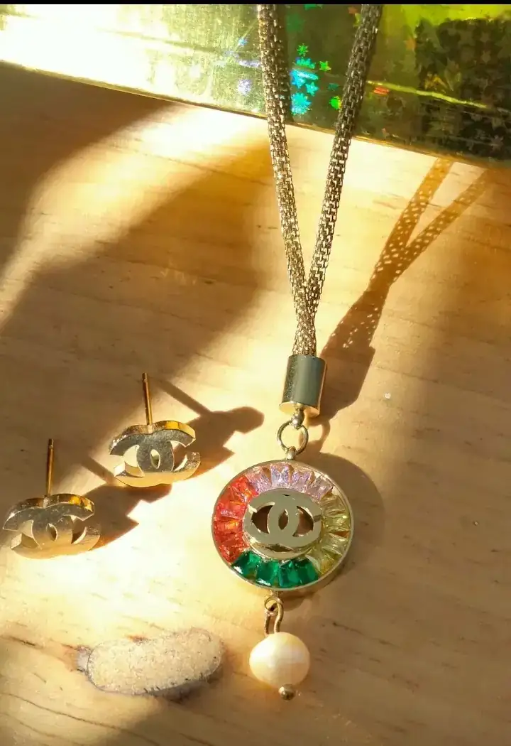 Collar Chanel 