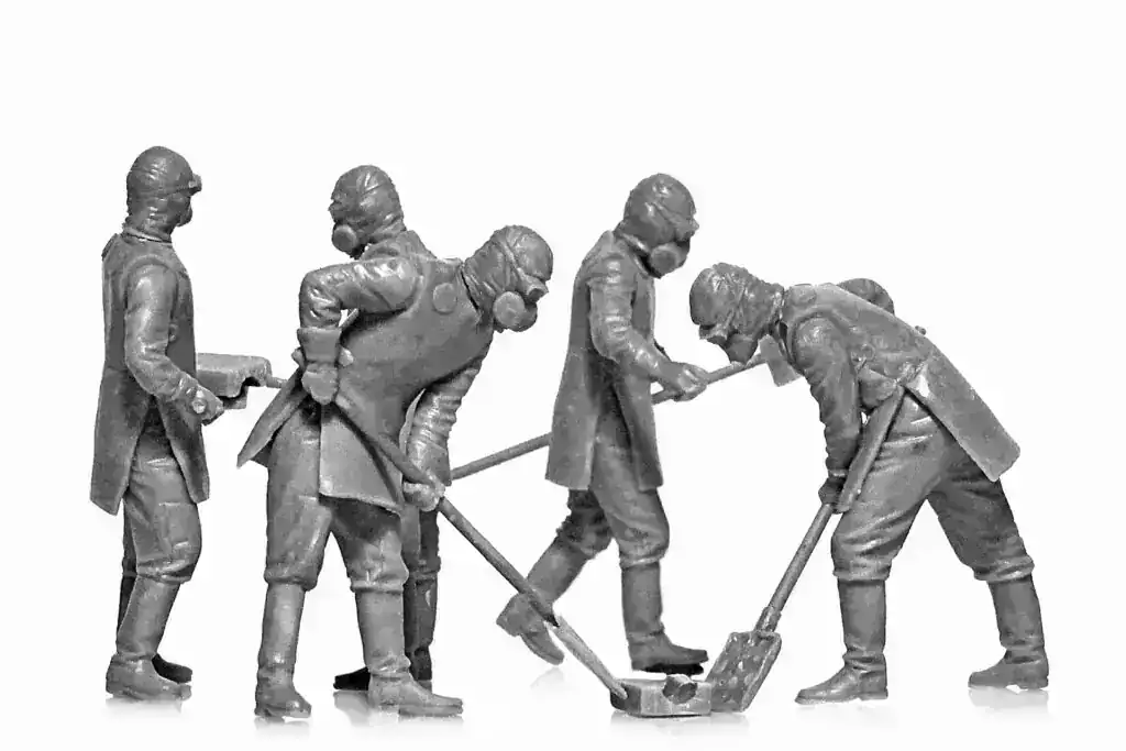 Chernobyl#3 RUBBLE CLEANERS (5 FIGURES) 2