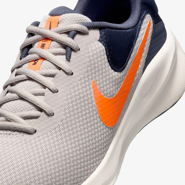 NIKE REVOLUTION 7  6