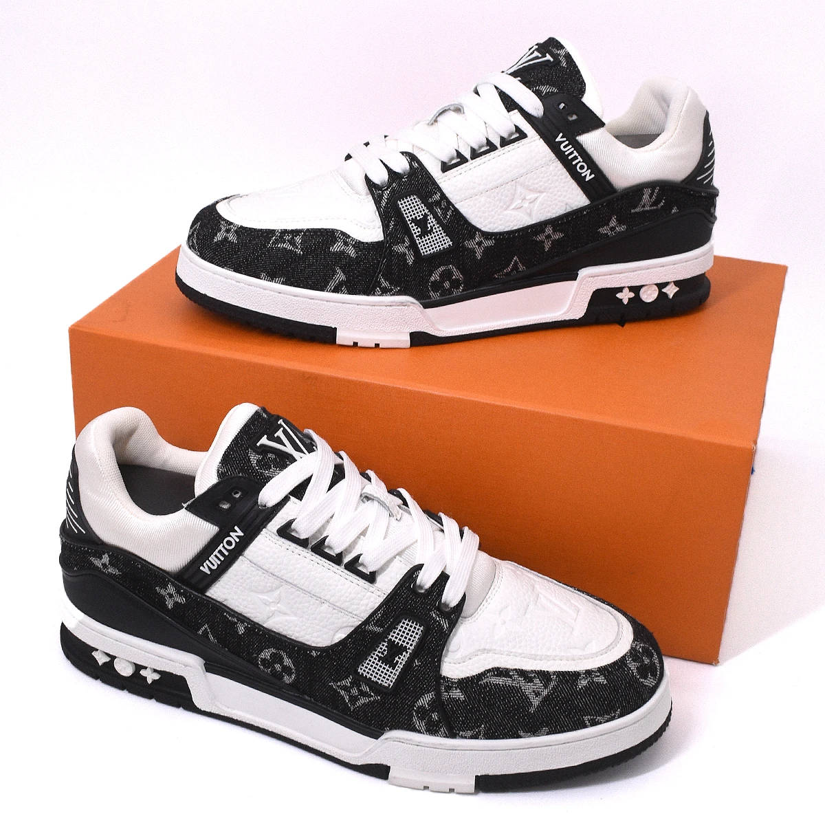 LV Trainer blanco y negro 8