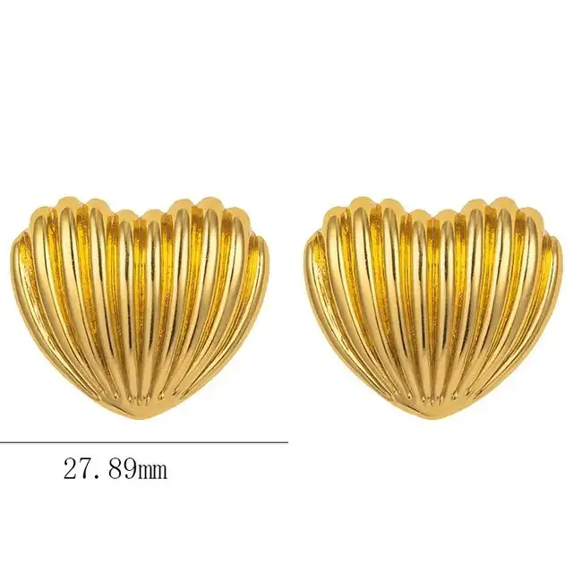 Aretes corazon dorado