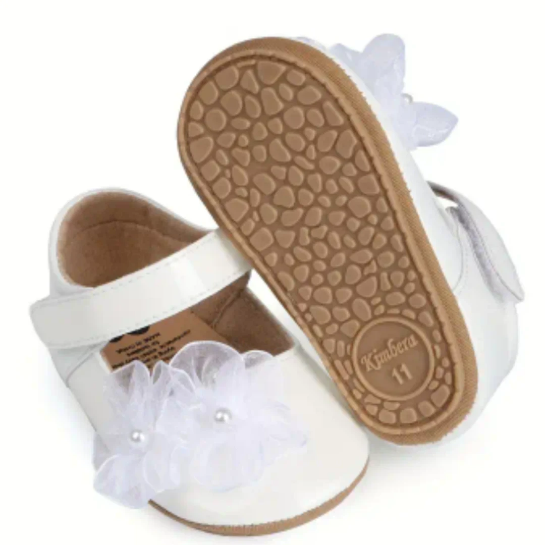 ZAPATITOS BLANCOS FLORES  3