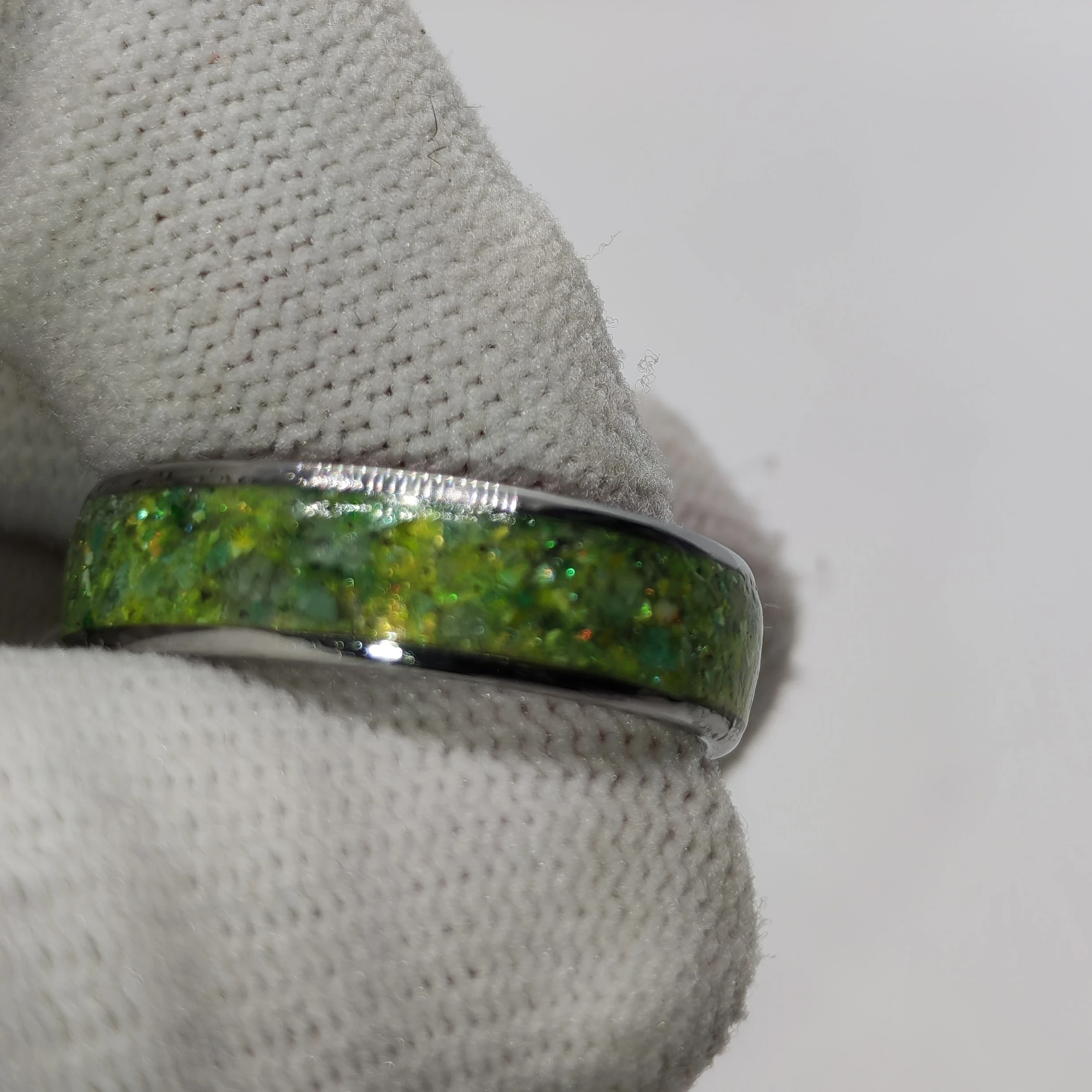 Anillo Talla 8 con Esmeraldas y Mica Verde Amarilla  5