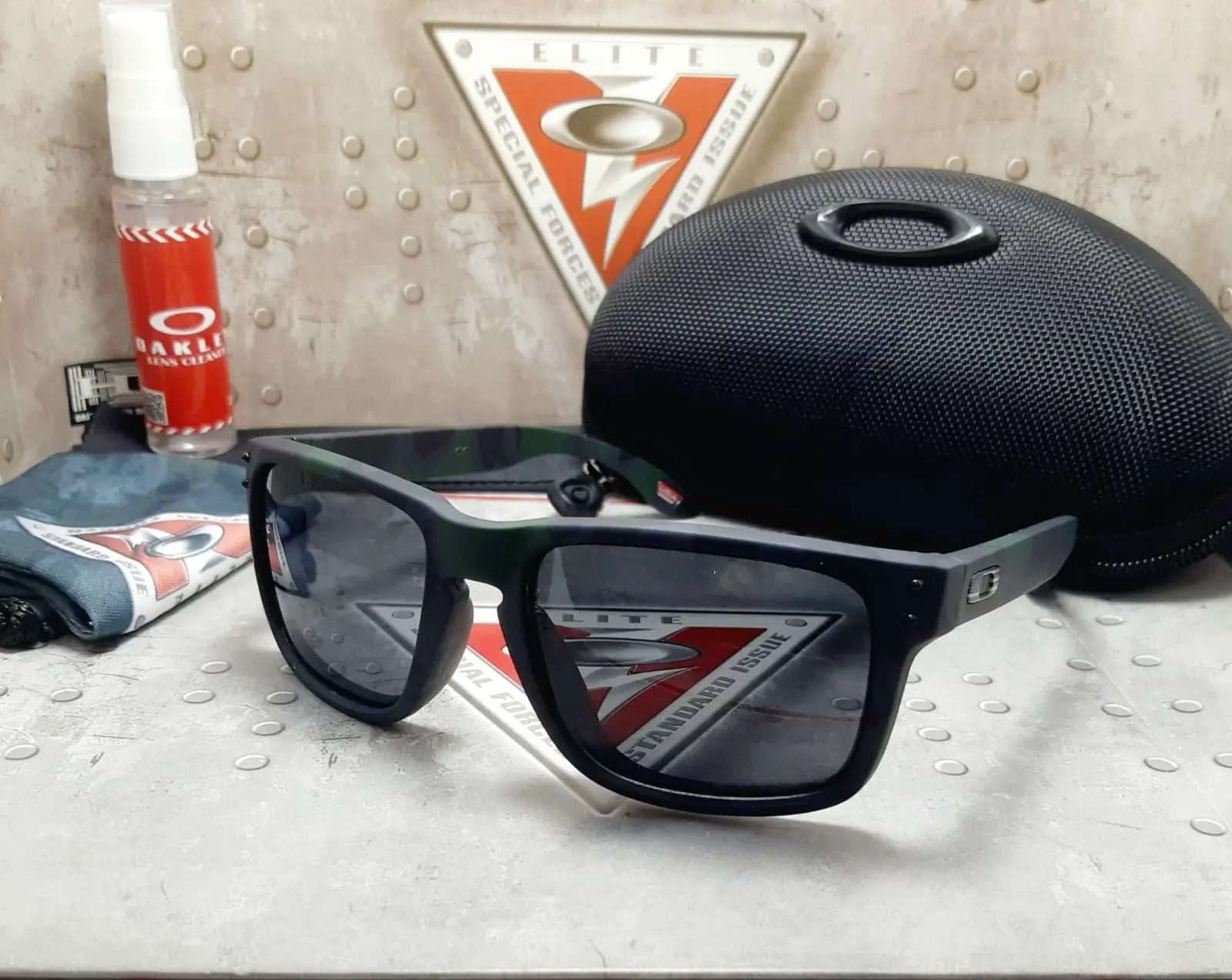 OAKLEY HOLBROOK  5