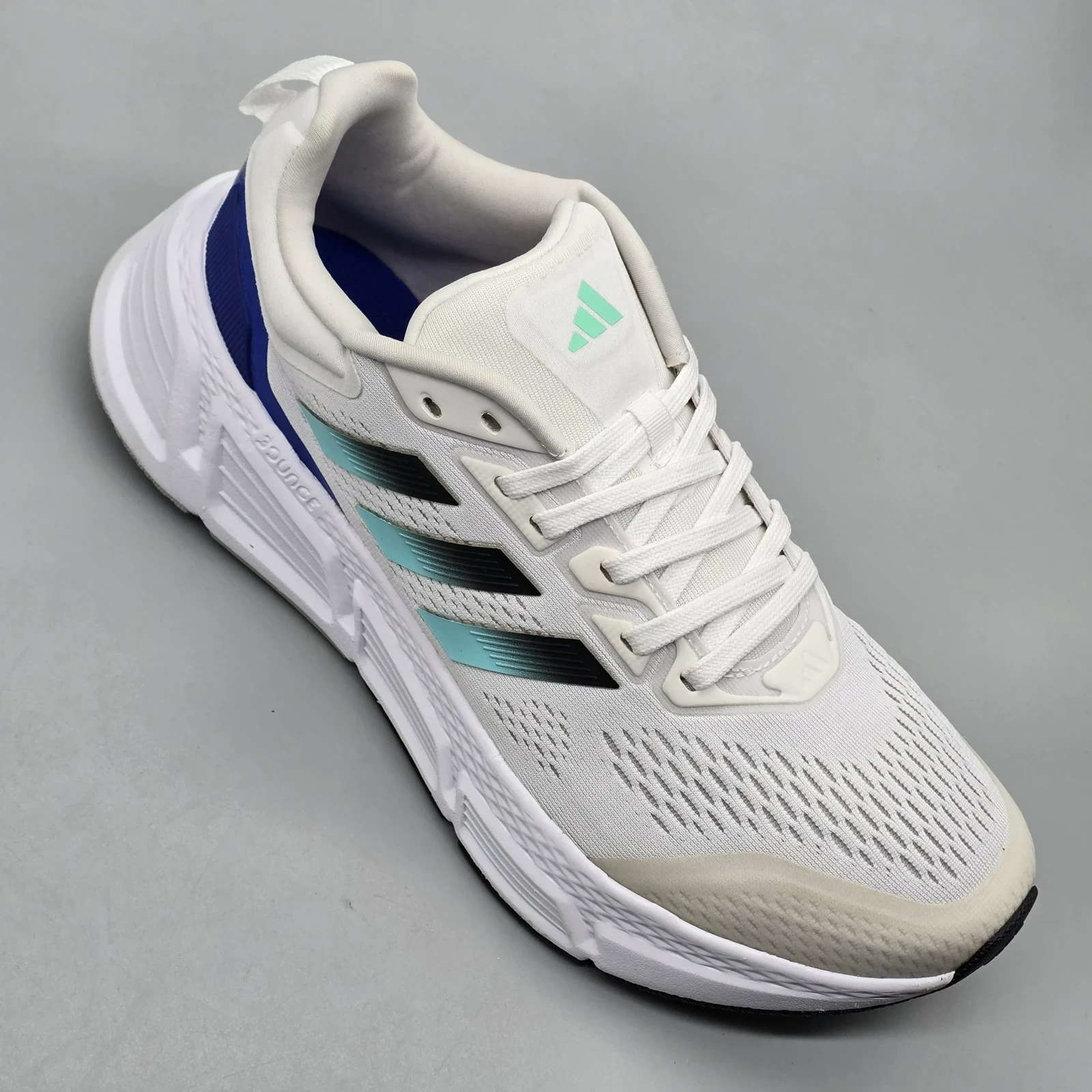 ADIDAS QUESTAR 3