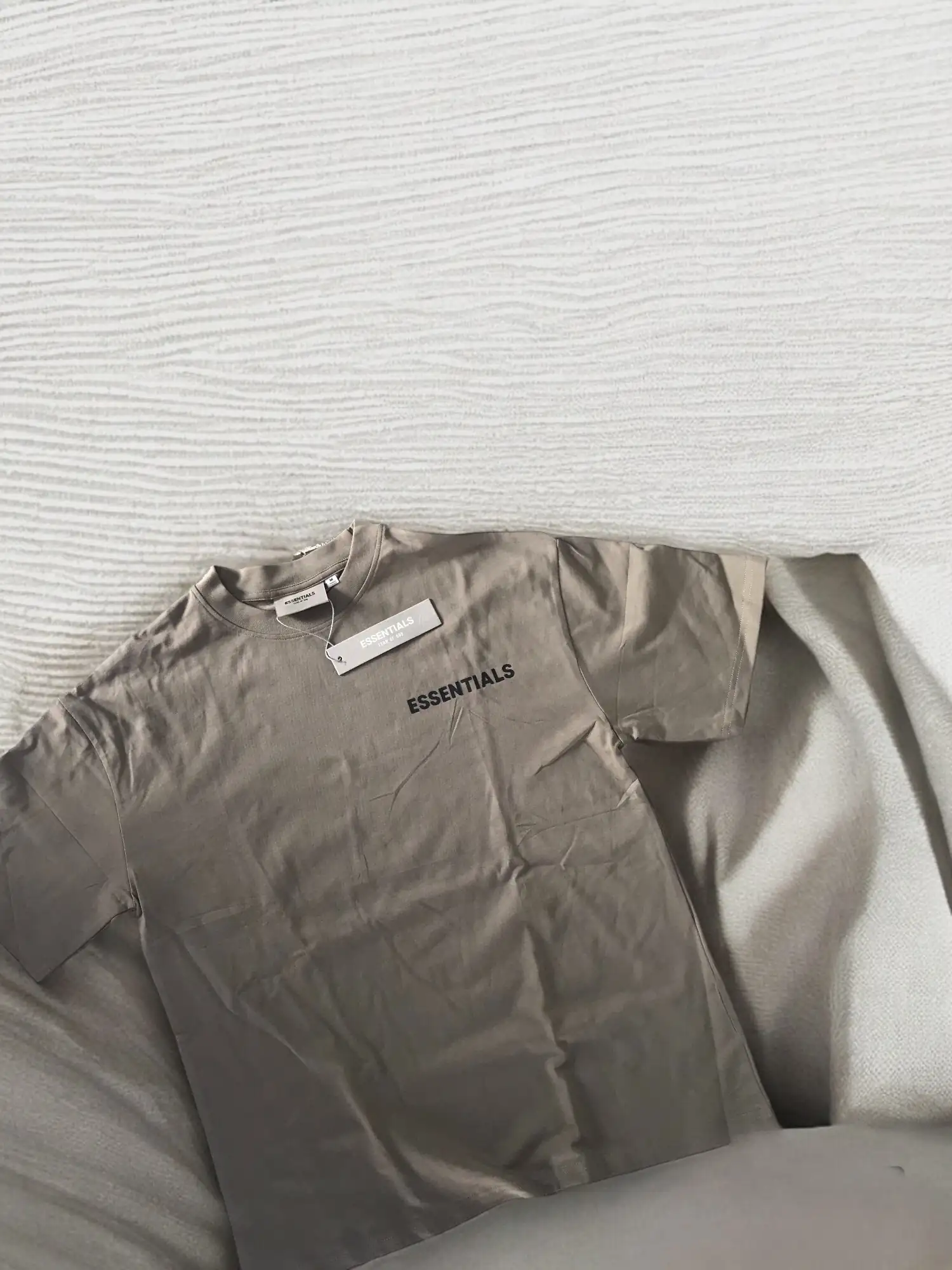 Camiseta Essentials Beige