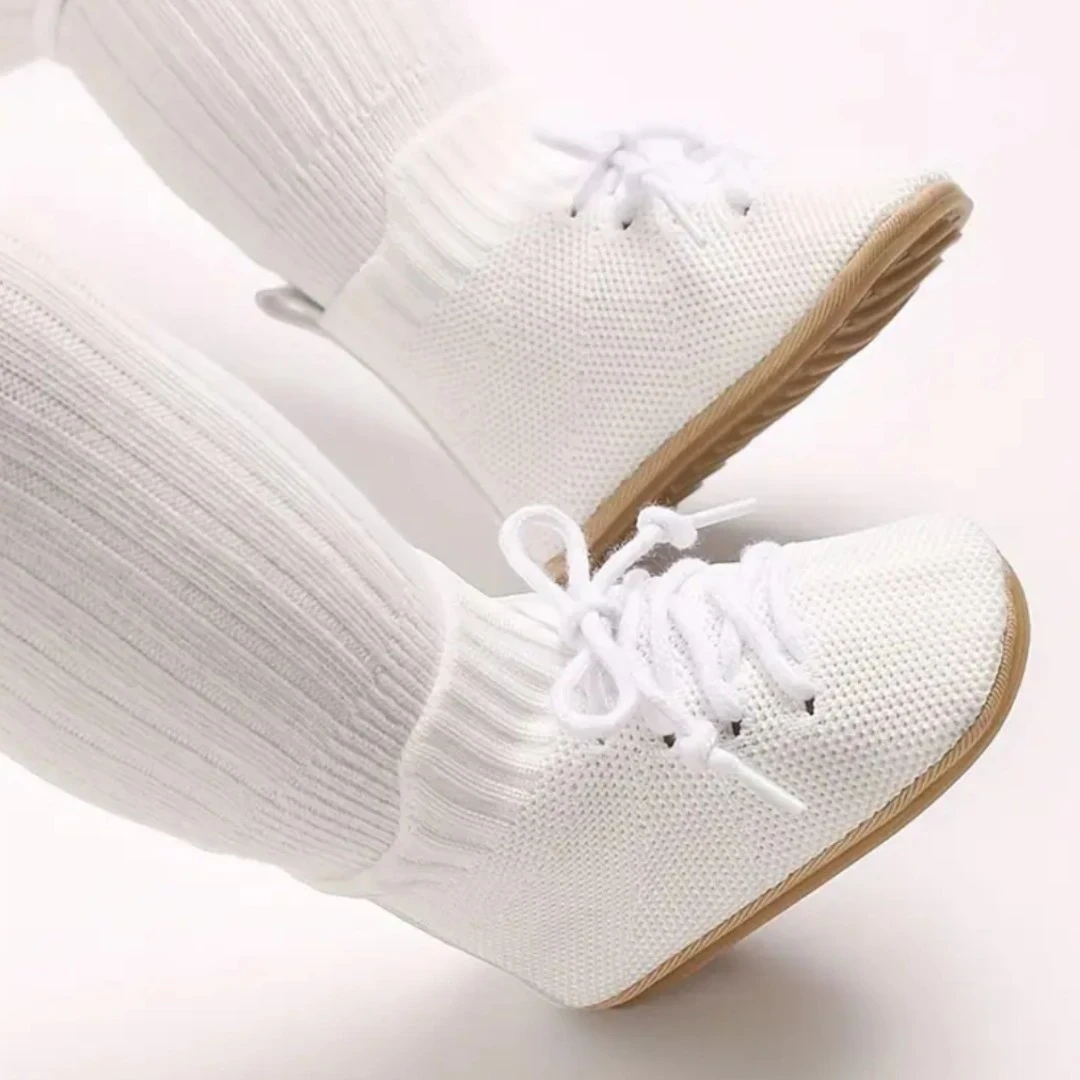 ZAPATITOS BLANCO CORDONES