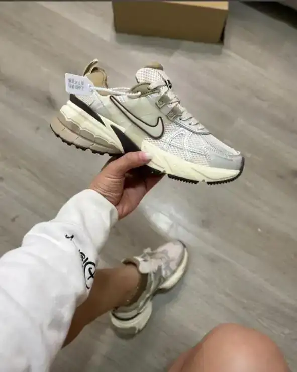 NIKE AIR MAX FUSION  4