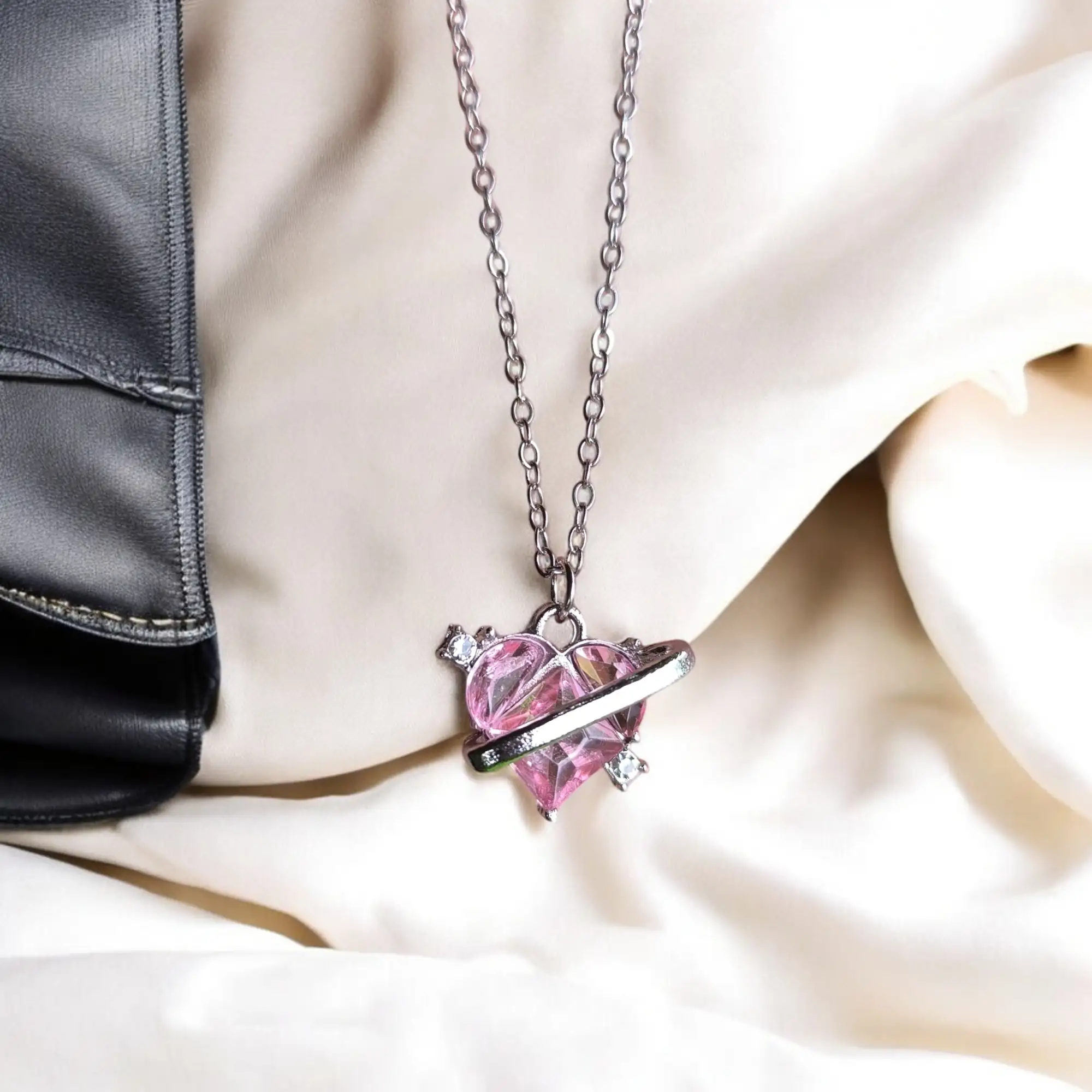 Corazón rosa con aro 2