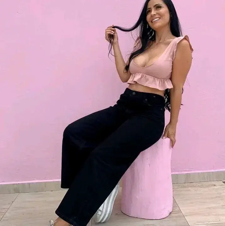 BLUSA $ 25,900   + JEANS $59,900                                         
