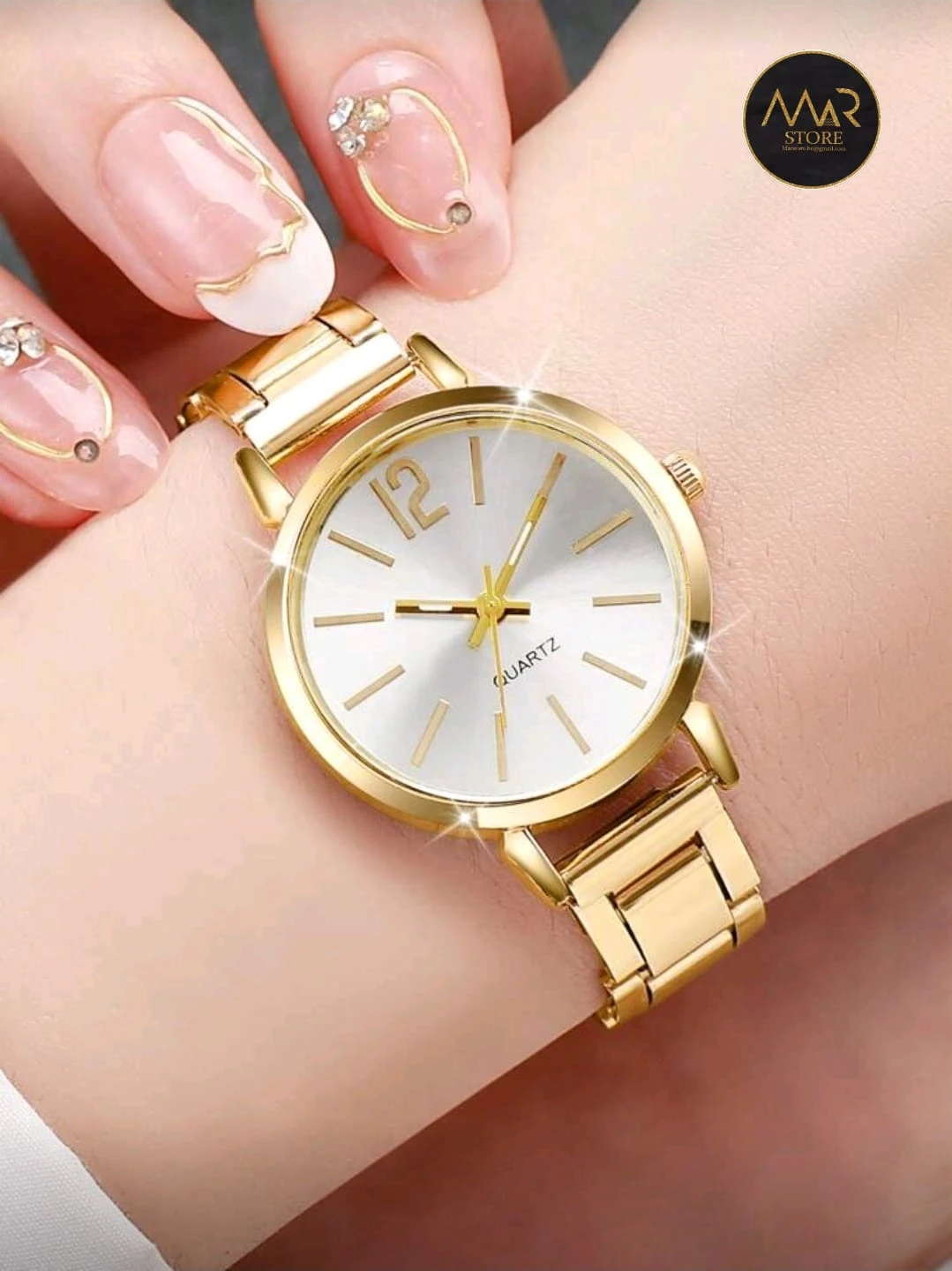 Reloj de acero color oro 