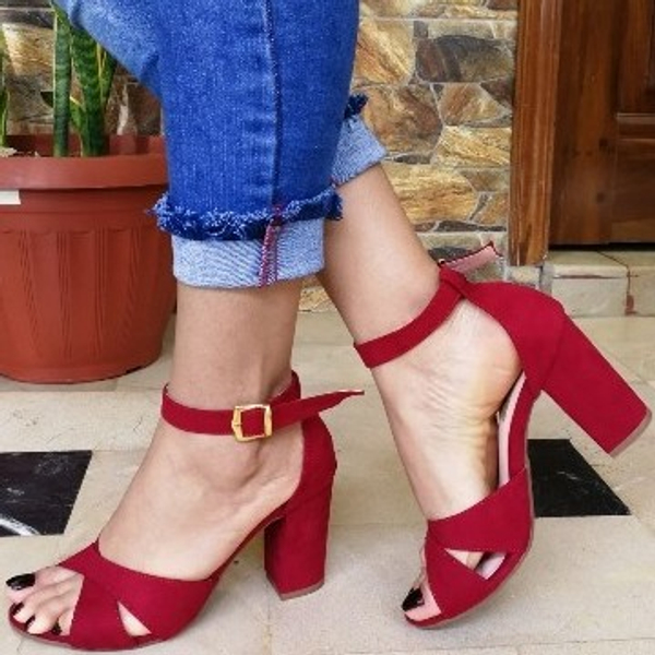 Elena rojo