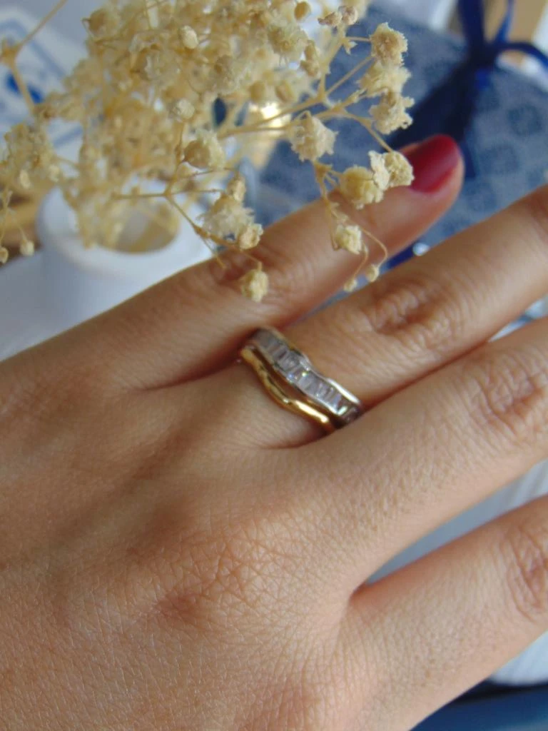 ANILLO ACERO BICOLOR ONDAS BAGUET 