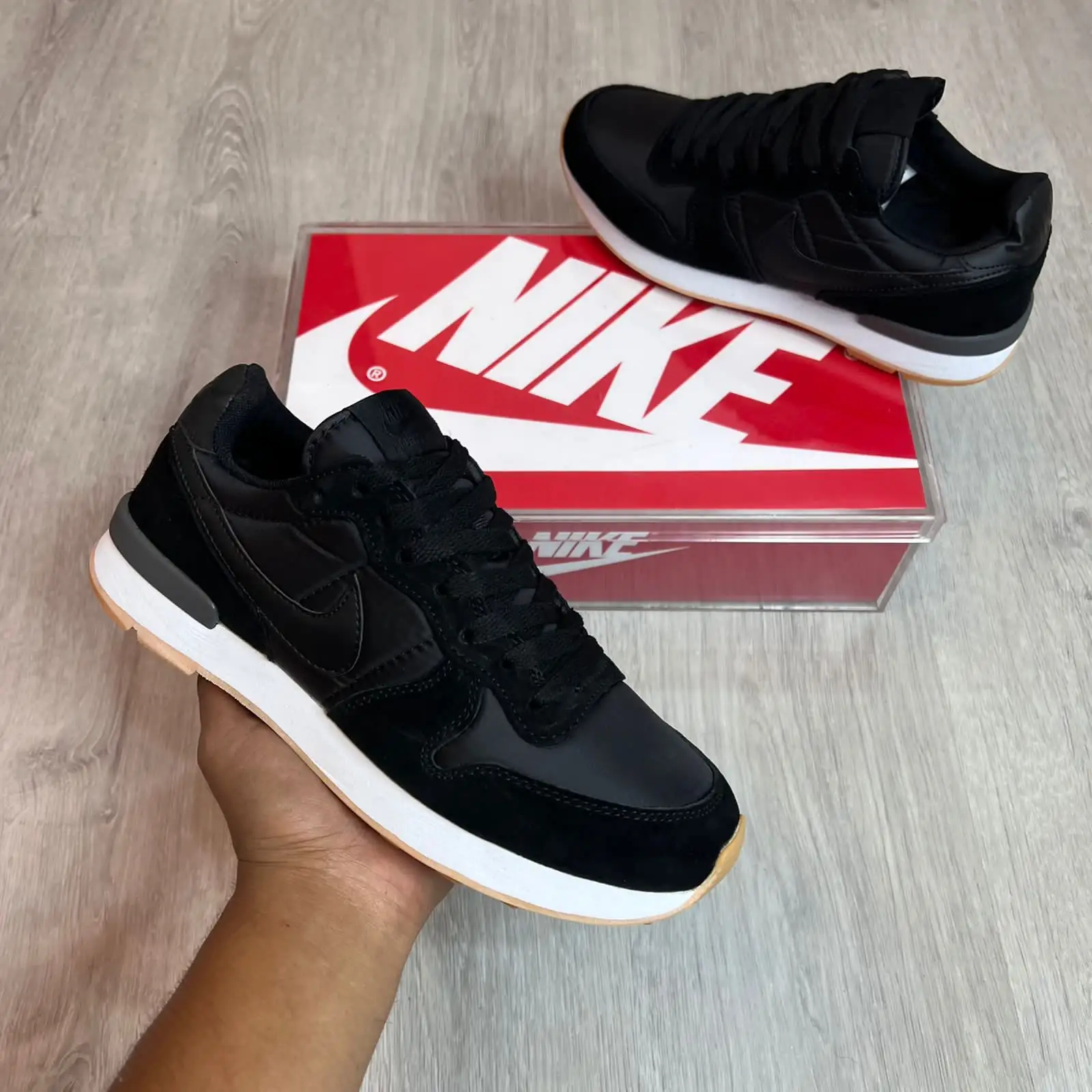 NIKE INTERNACIONAL hombre  4