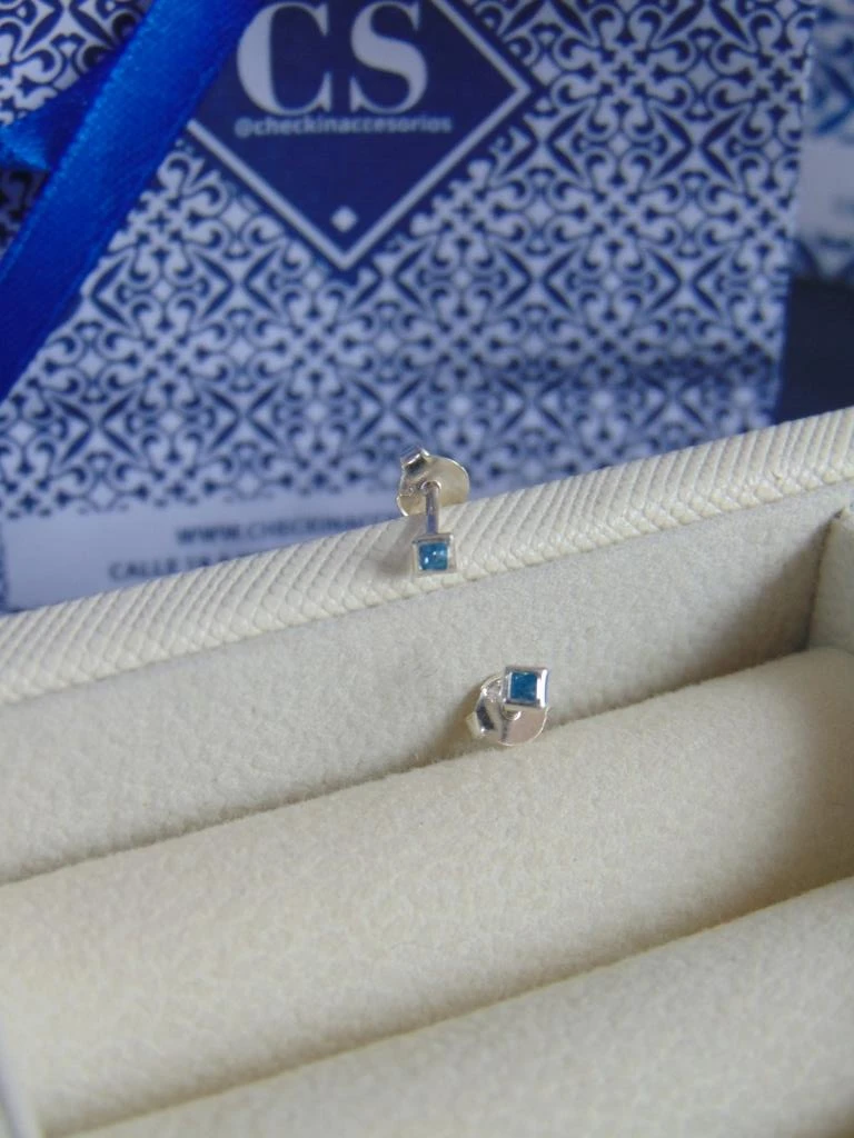 TOPOS PLATA LEY 925 MINI CHISPA CUADRADA AZUL CLARO 2MM 2