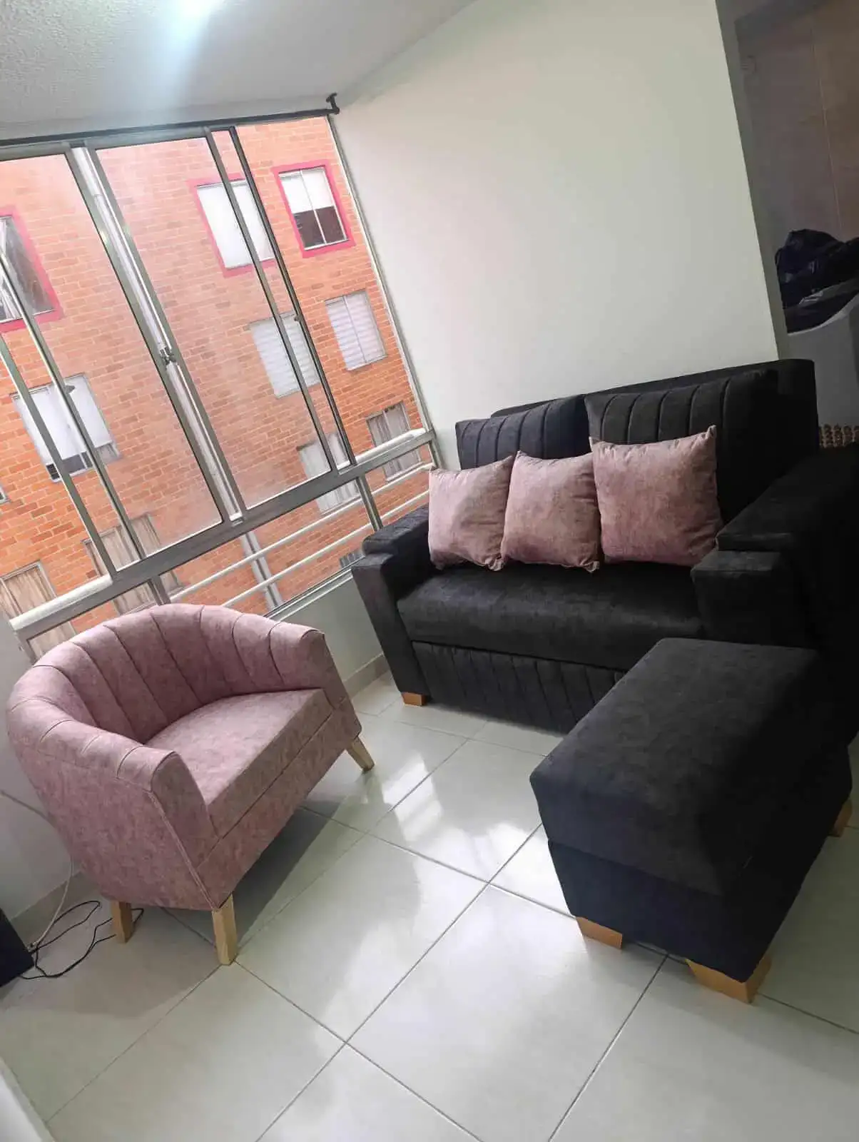 Combo Sofacama mas poltrona y puff baúl 