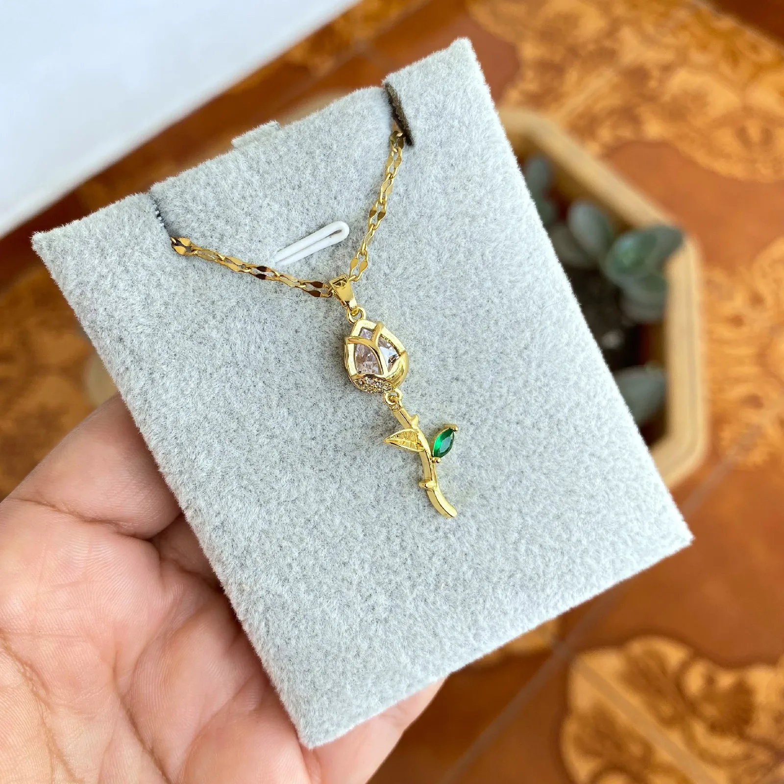 Cadena Y Dije En Acero Con Piedra Circon De Tulipan Blanco 3