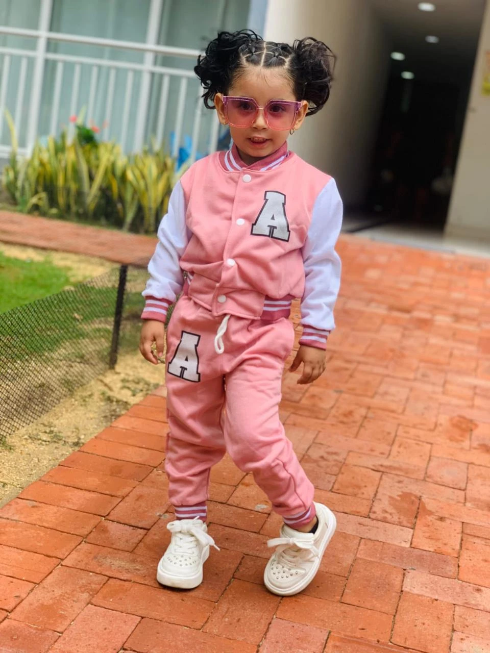Conjunto Niña Sudadera beisbolera  5
