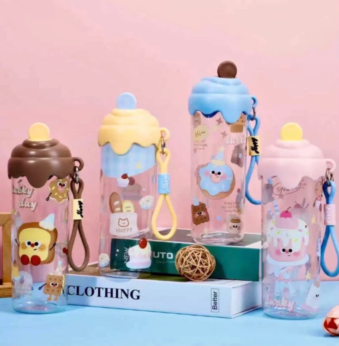 Cilindro Botella de Agua Kawaii Tapa Forma de Helado / Postre con Correa 750 ml