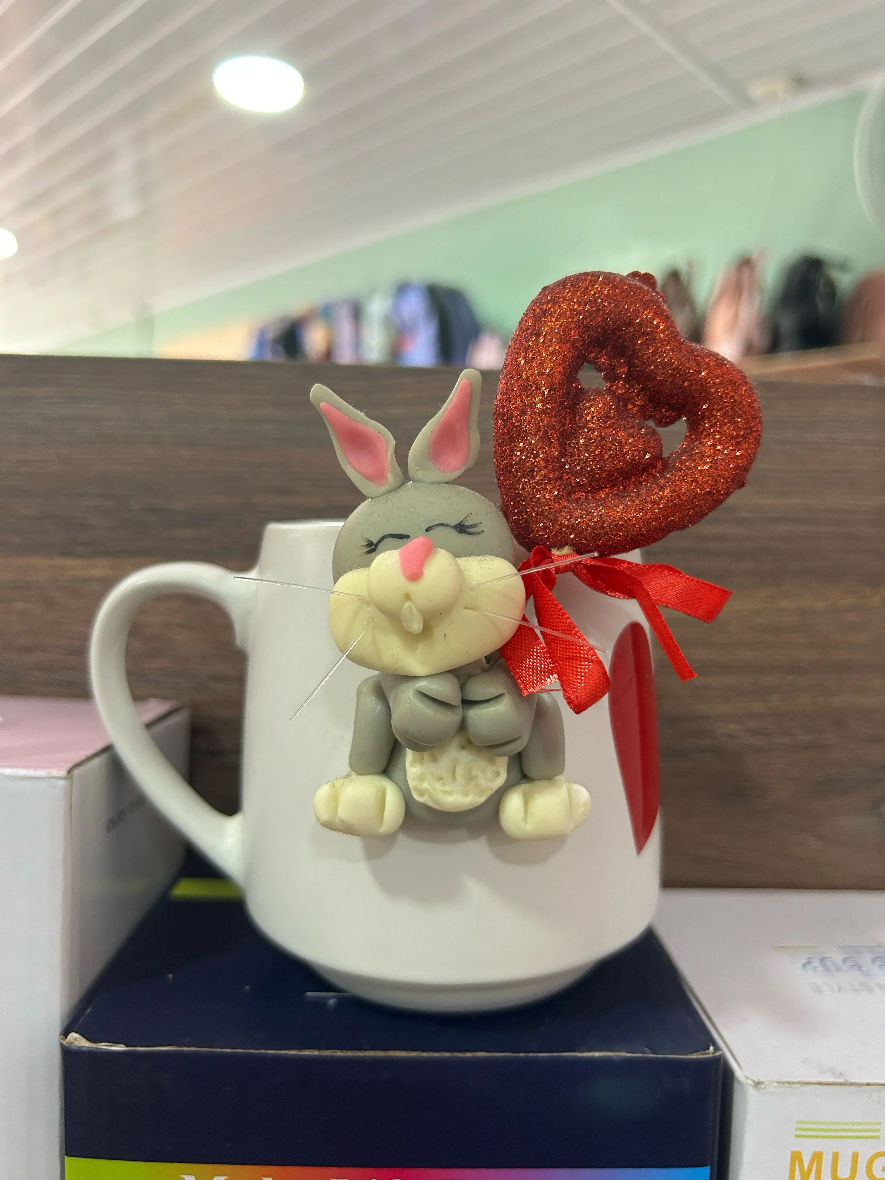 Taza con figura de porcelana 5