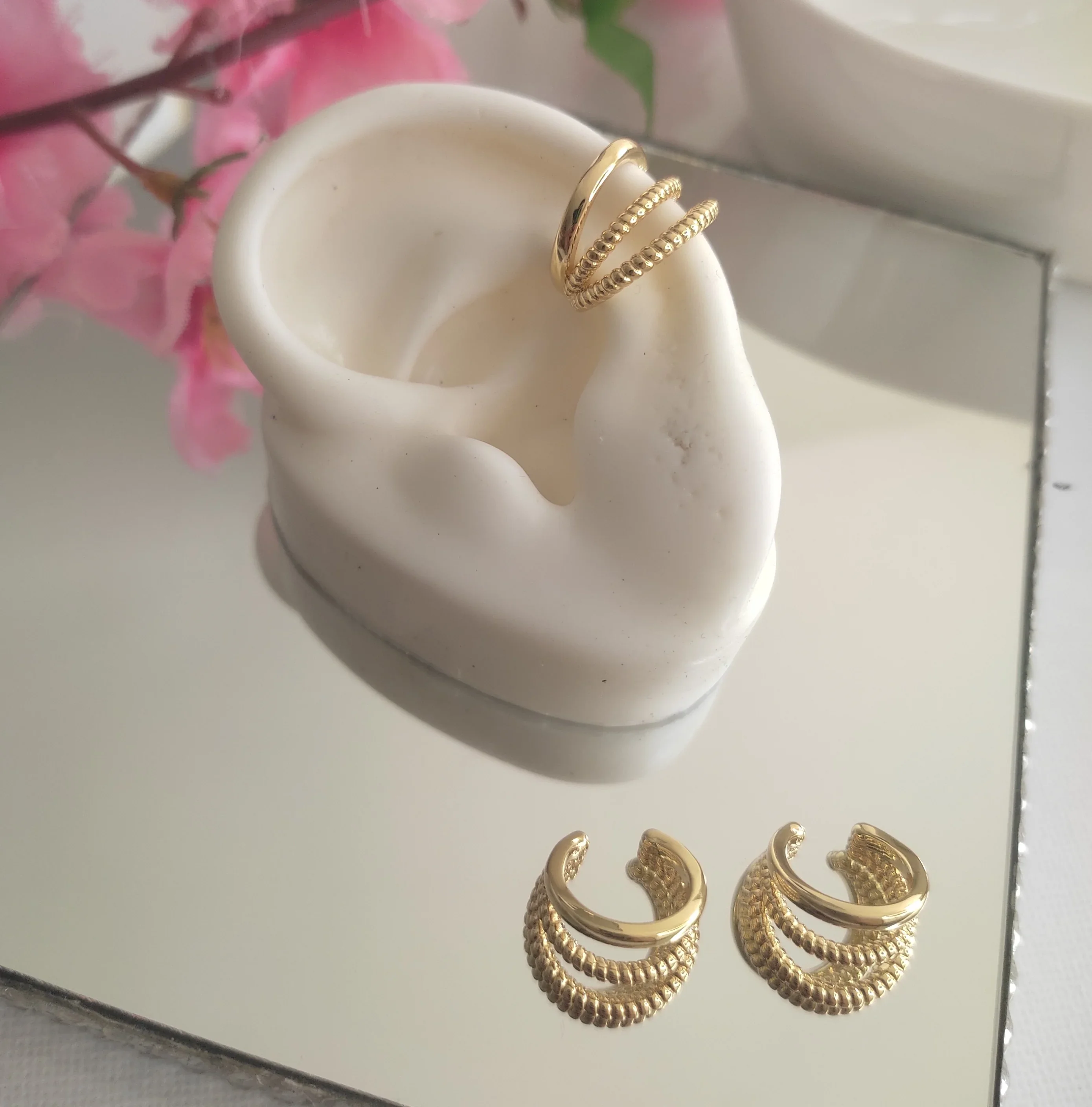 EARCUFF TRIPLE SUSAN