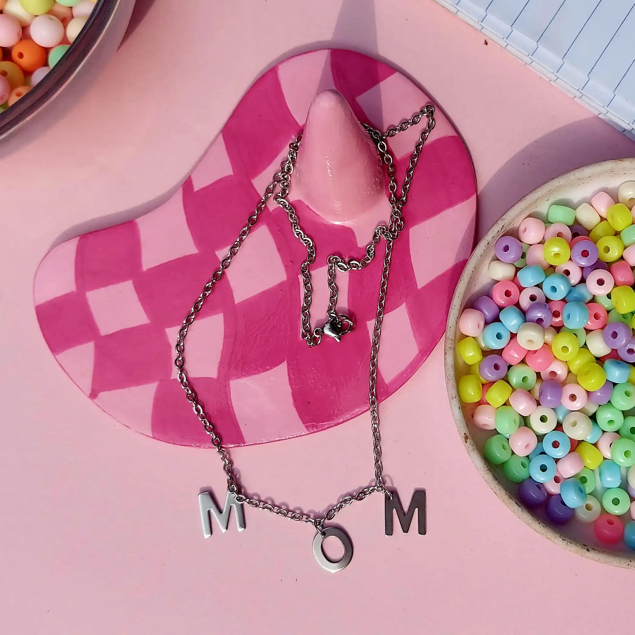 Cadena letras MOM 2