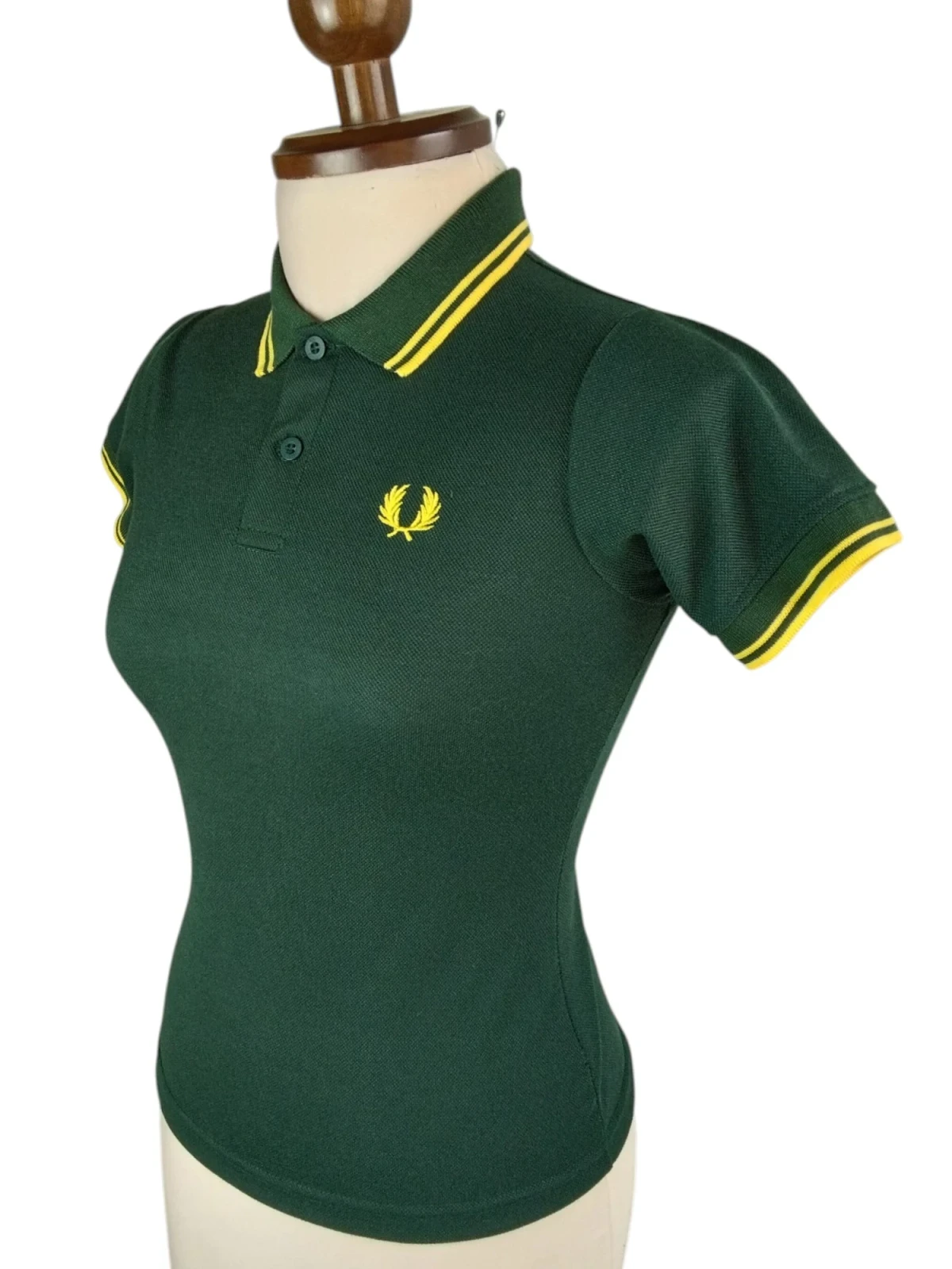Camisa polo verde botella con amarillo 