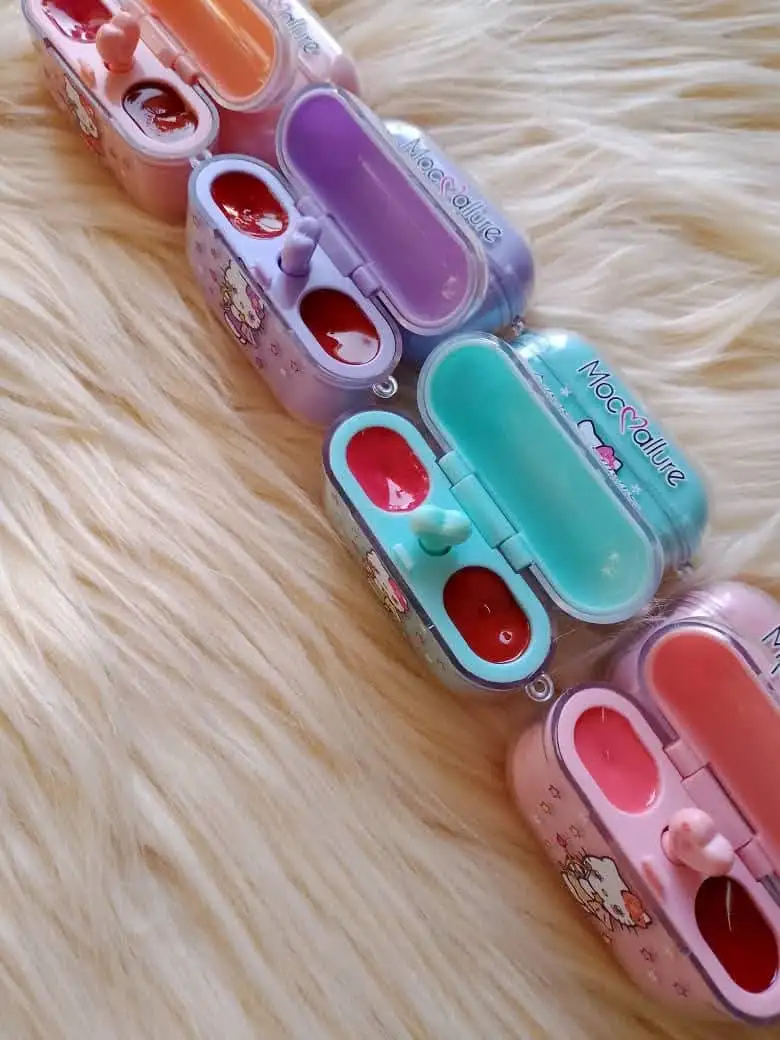 Labial Airpods x2 Hello Kitty  2