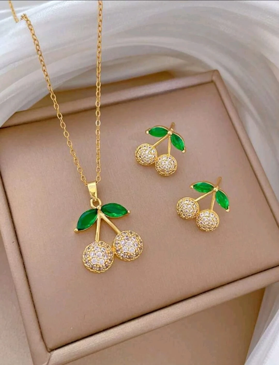 Bello set de acero inoxidable 