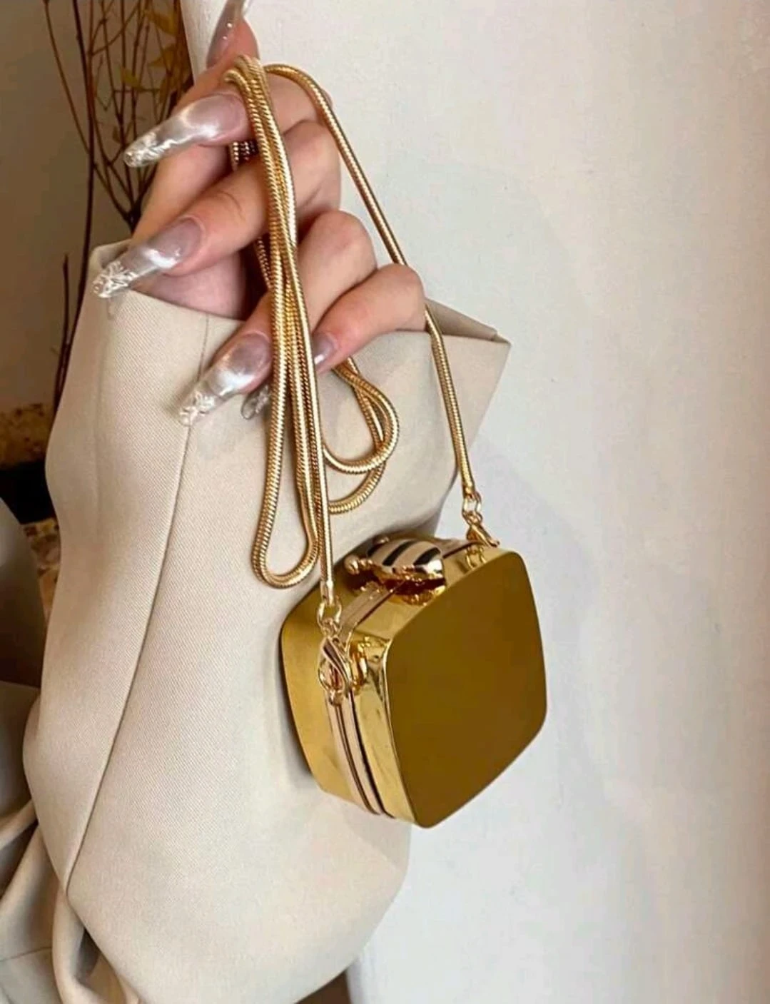 Bolso en tendencia acrílico, tipo metal 