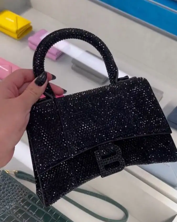 Balenciaga  2