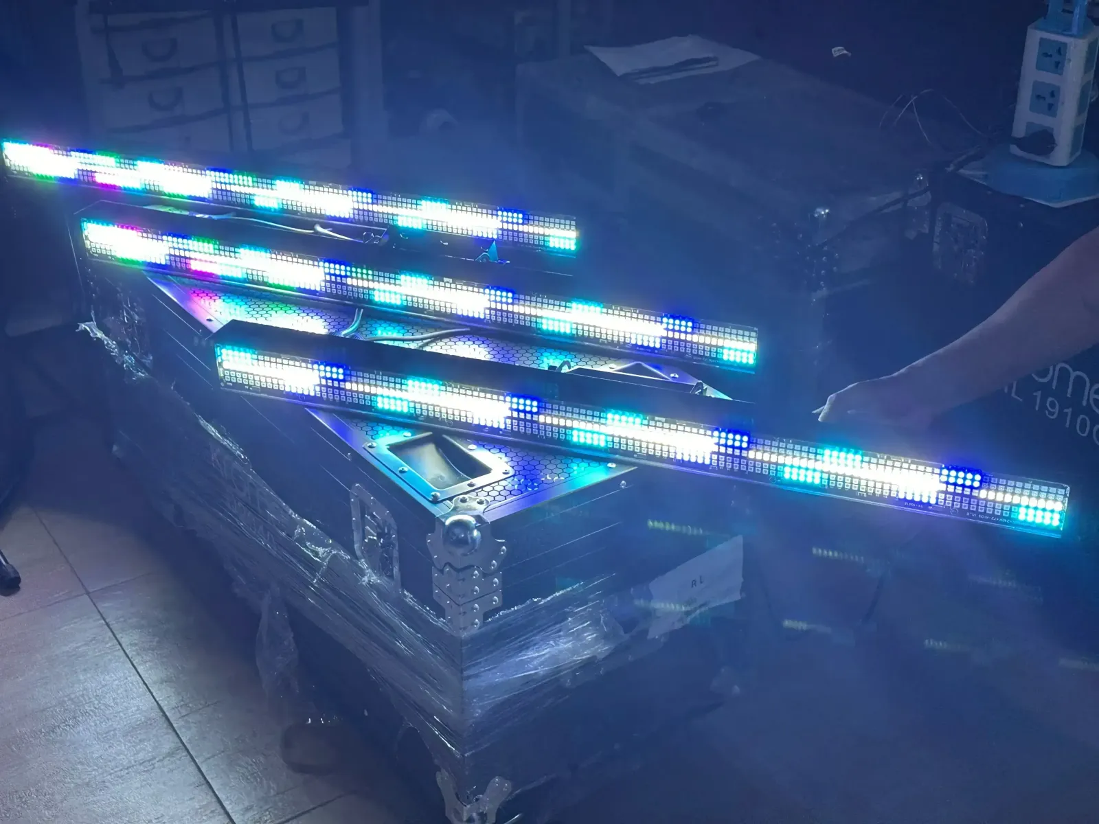 BARRA LED PIXEL CON STROBO CENTRAL ,,,  5