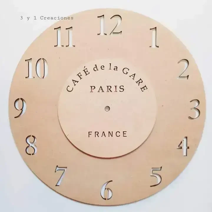 RELOJ CON CENTRO CALADO
