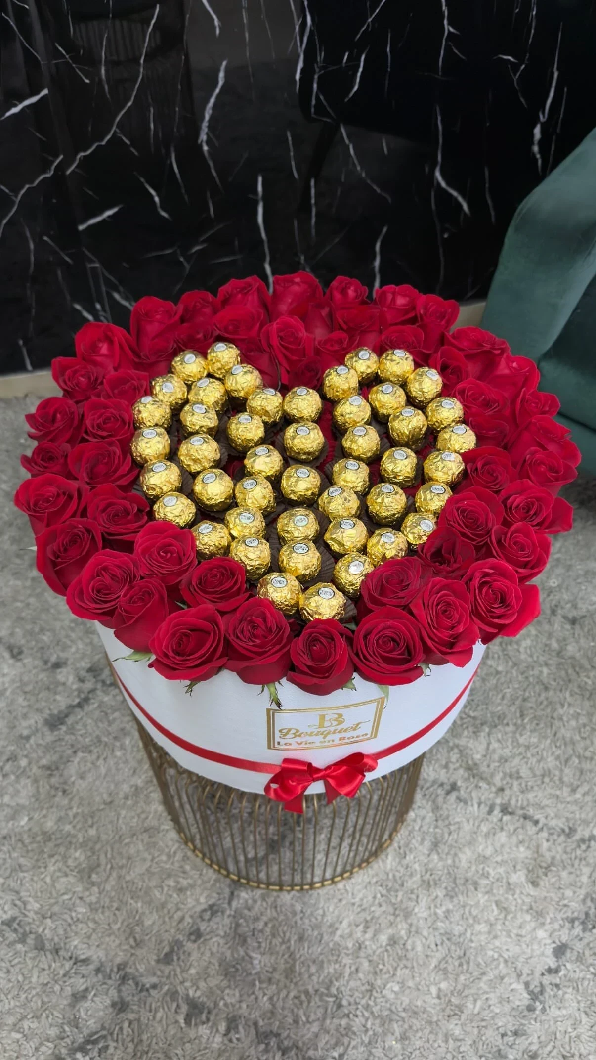 Redondo grande con corazon de ferreros 