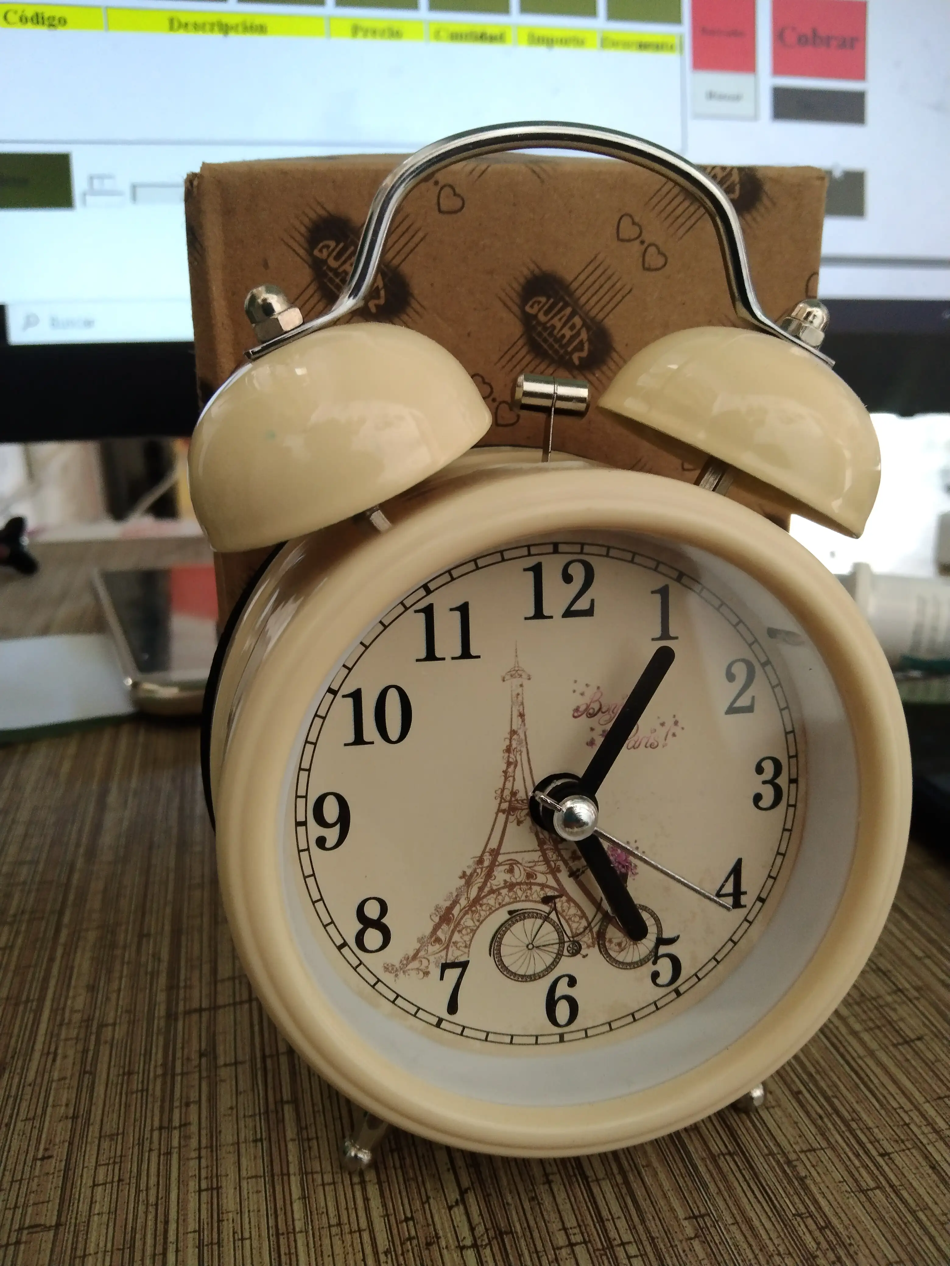 Reloj despertador blanco  2