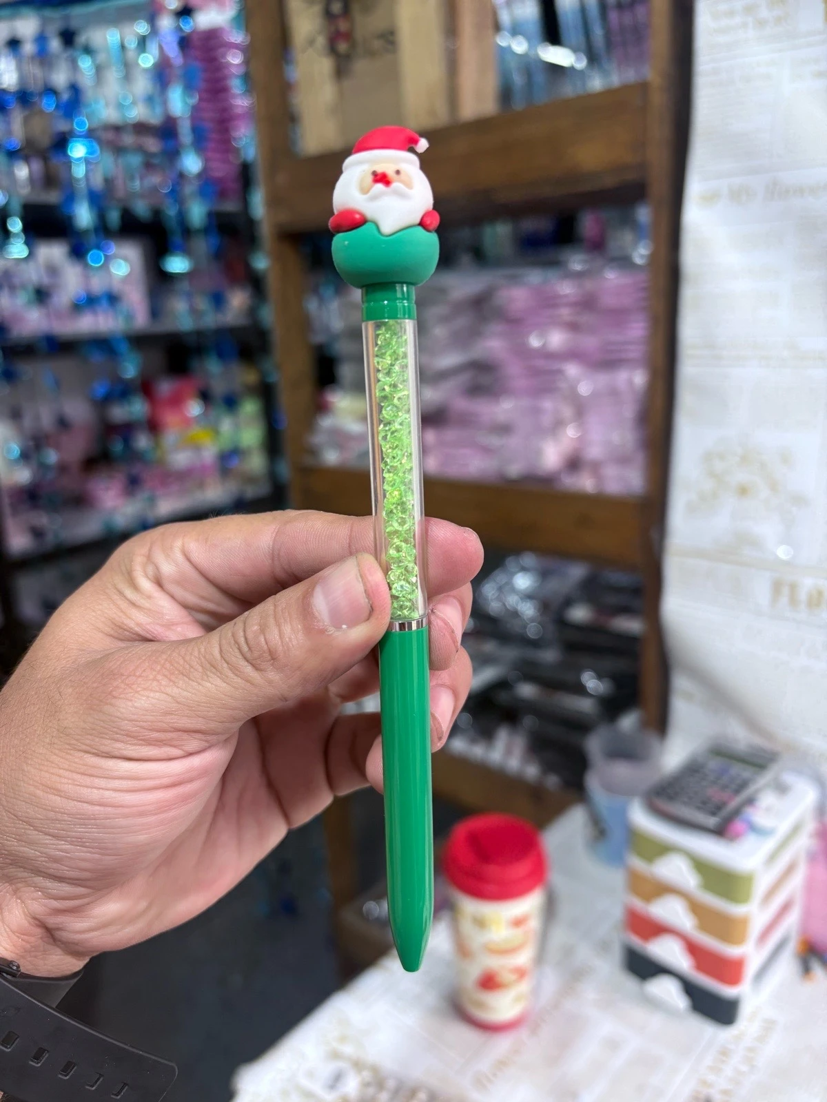 Docena de Plumas Navideñas Con Brillos Y Figuras 3D De Silicona 3