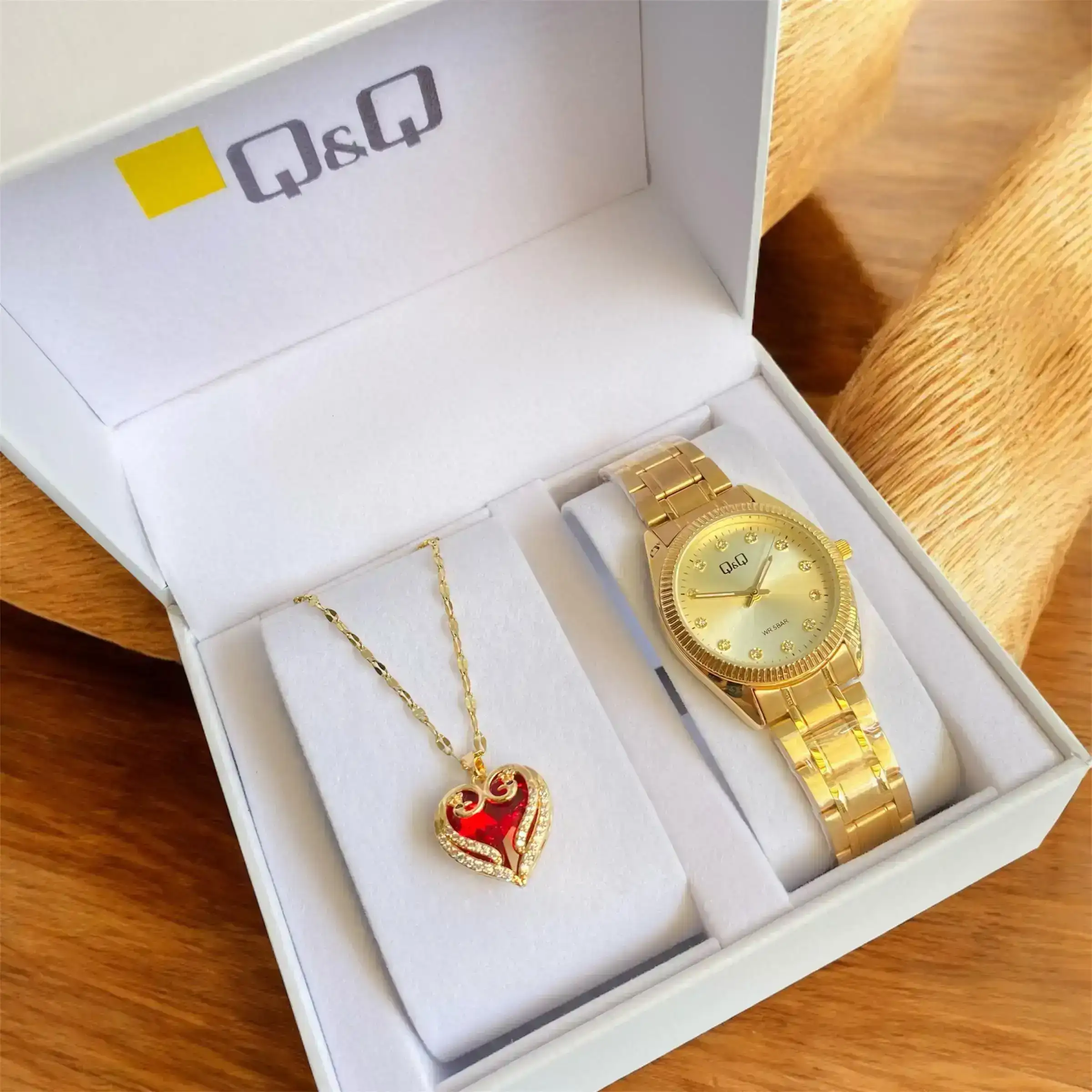 Combo Reloj Q&Q Acero Original + Collar + Estuche De Lujo