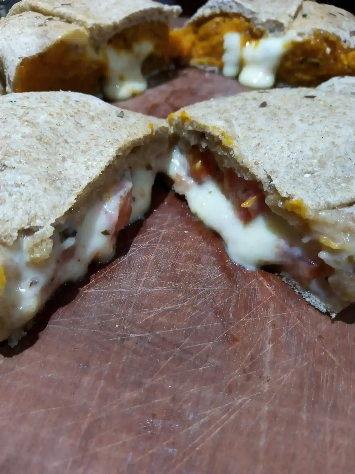 Pan relleno capresse