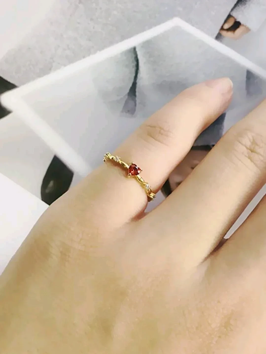 Anillo elegante de fantasía fina  4