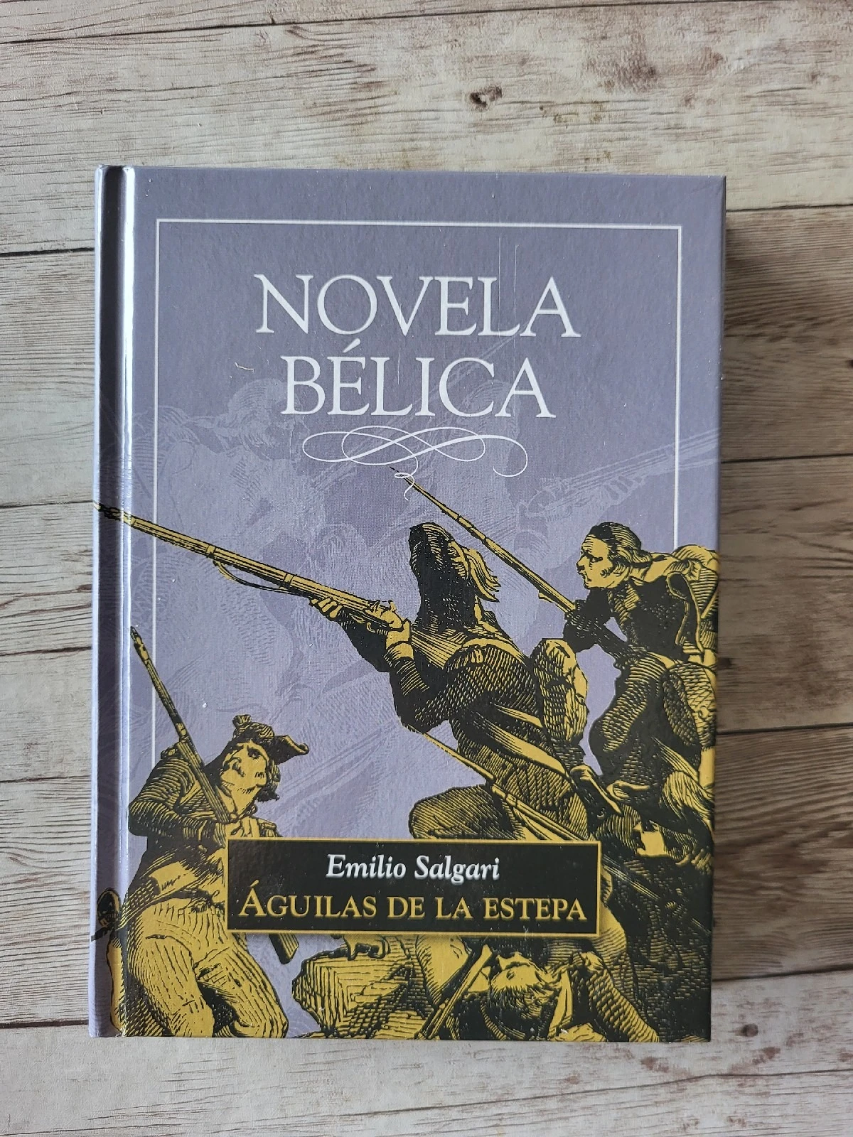 Águilas de la estepa / Emilio Salgari / Guerra