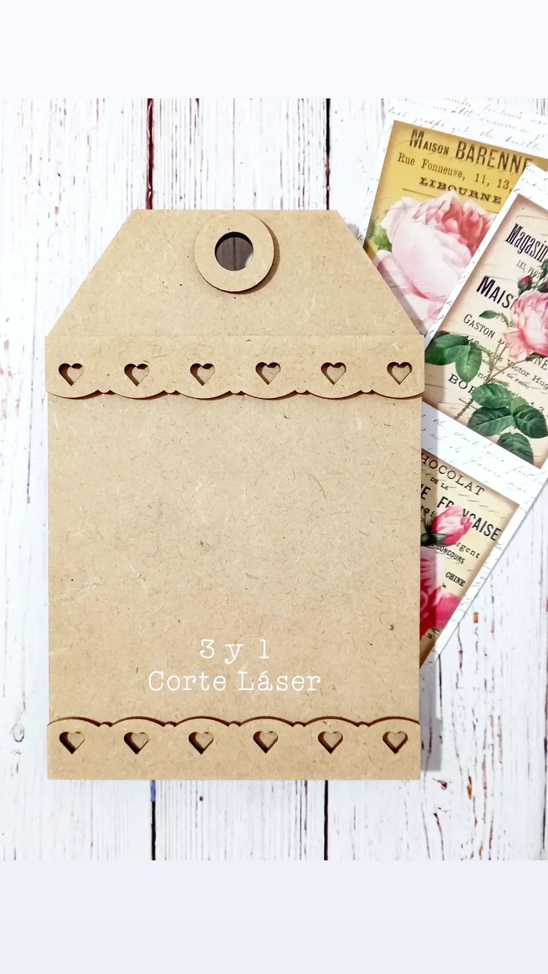 TAG CON PUNTILLA Y BOLSILLO