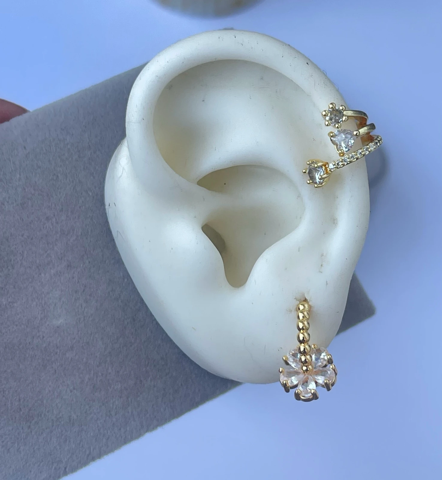 EARCUFF TRIPLE PIEDRITAS