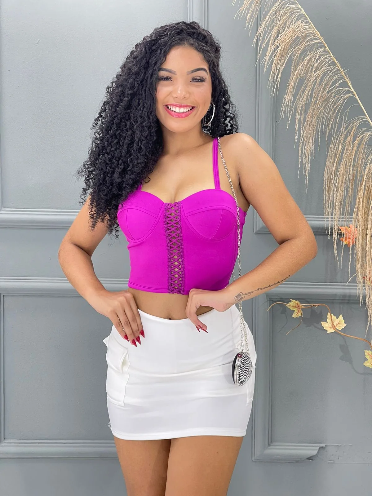 SAIA CARGO COM SHORT POR BAIXO 4