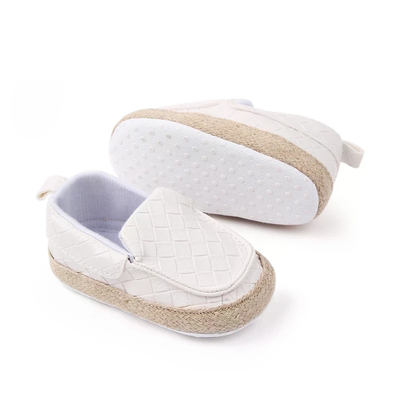 ZAPATITOS BLANCO MOCASÍN  2