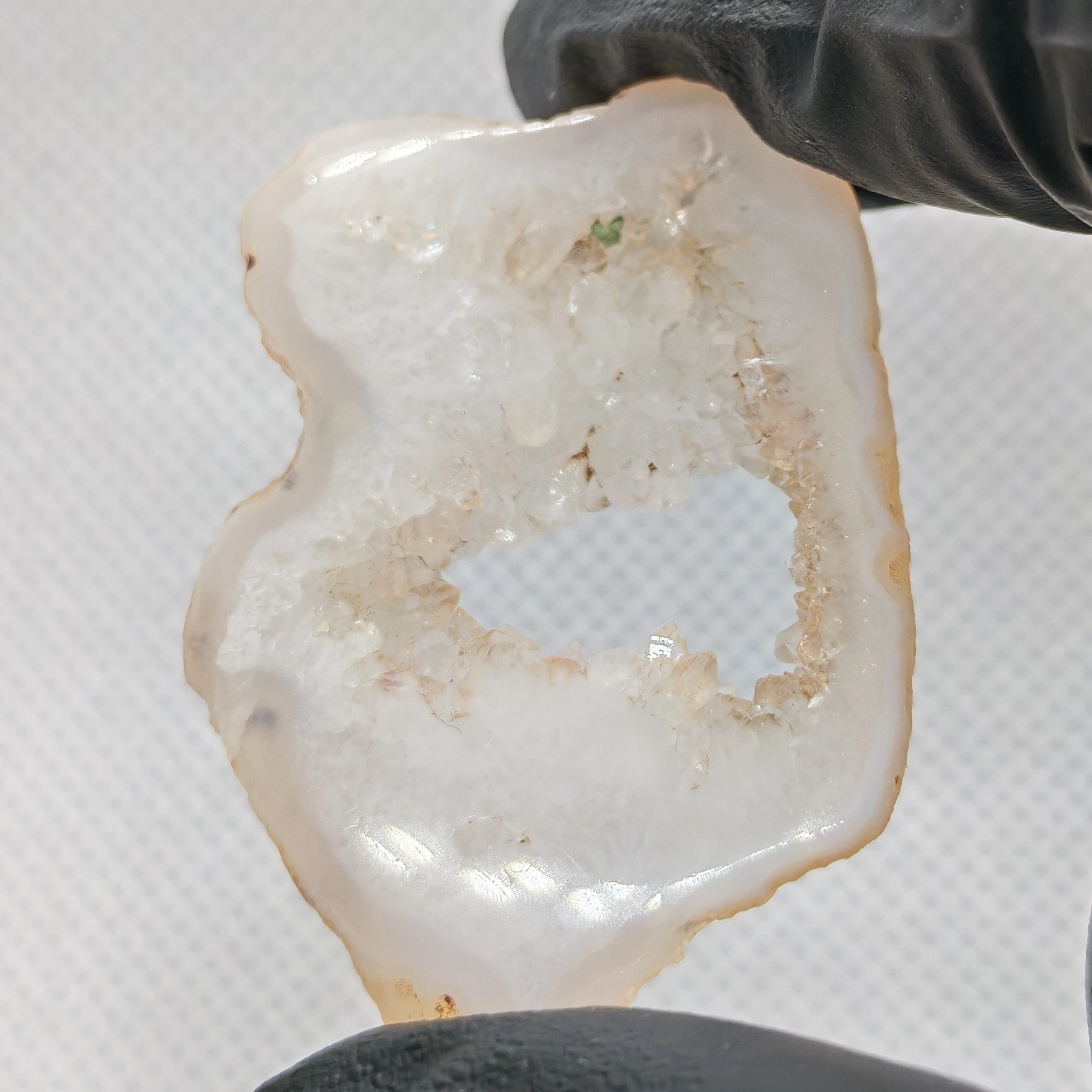 Rodaja de Ágata Natural con Drusa Cristalina