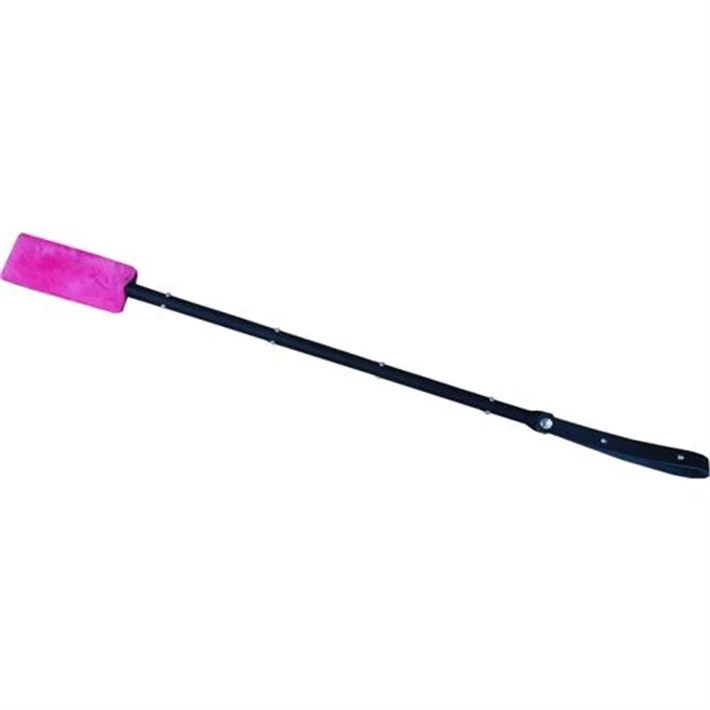 Fusta negra con peluche rosa