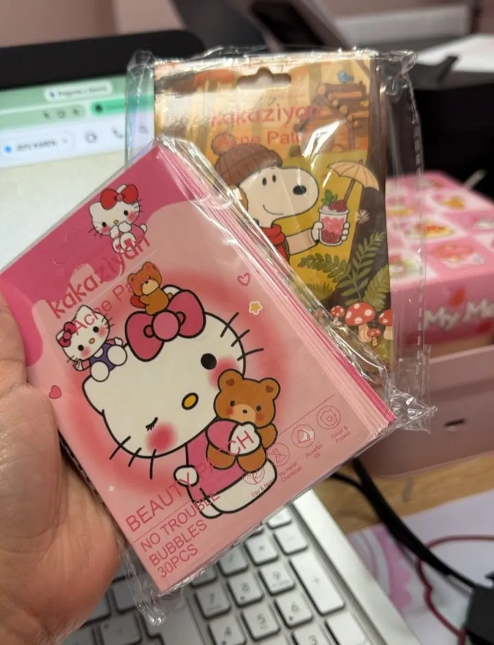 parches acne Hello Kitty y Snoopy 