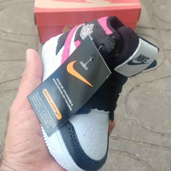 Nike  2