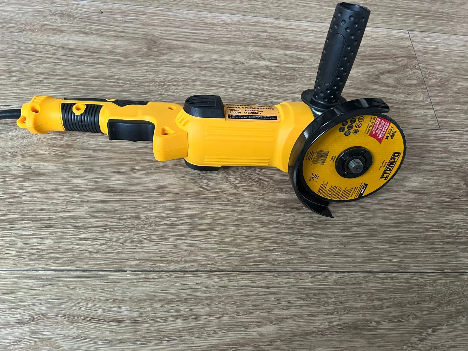 Pulidora Dewalt Cola raton  2