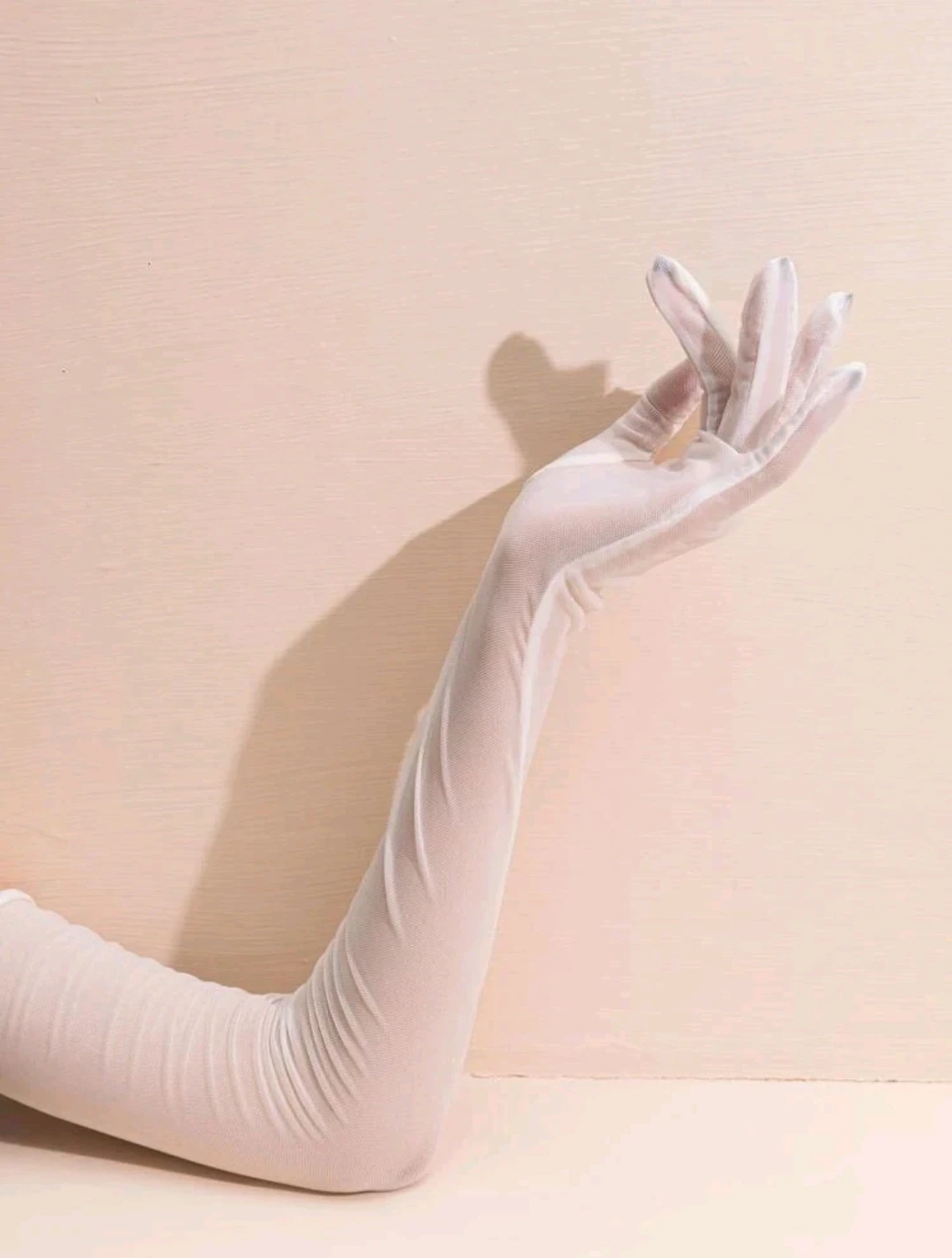 Par Guantes blancos 2